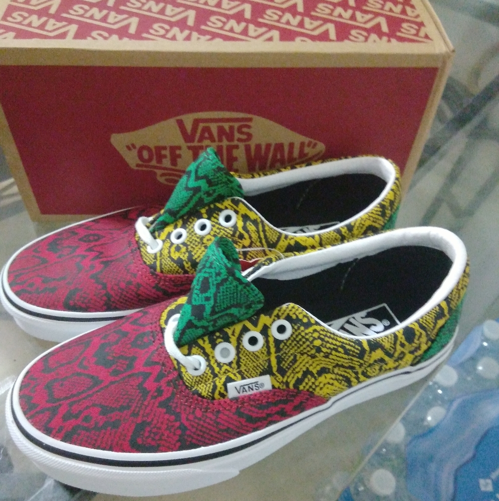 NIB WOMEN'S MULTI PYTHON VANS SHOES